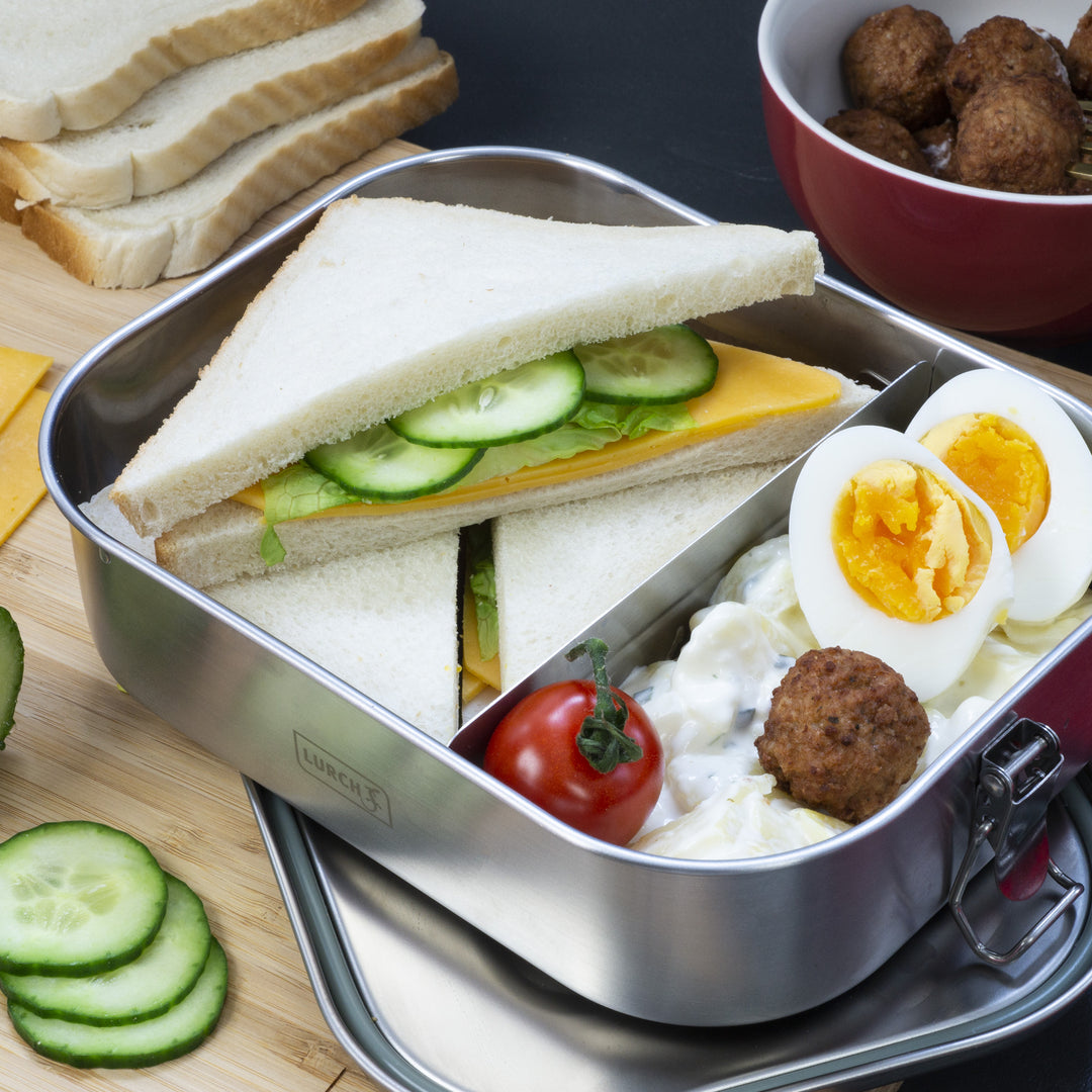 Matboks i rustfritt stål med vippelås, 1,4 liter