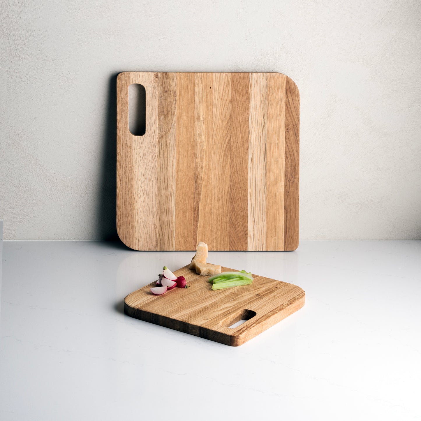 Felix skjærebrett i eik SQ L, 35x35x2 cm